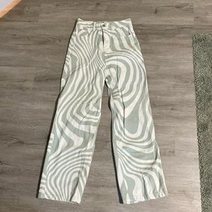 Shekou Patterned High Waisted Pants in Green and White